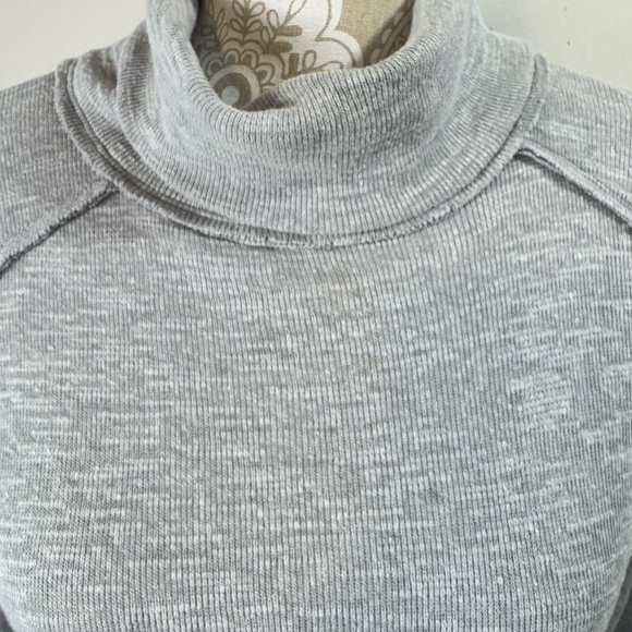 We The Free Size Small Free People Tara Split Back Turtleneck Slub Light Gray - Picture 4 of 8